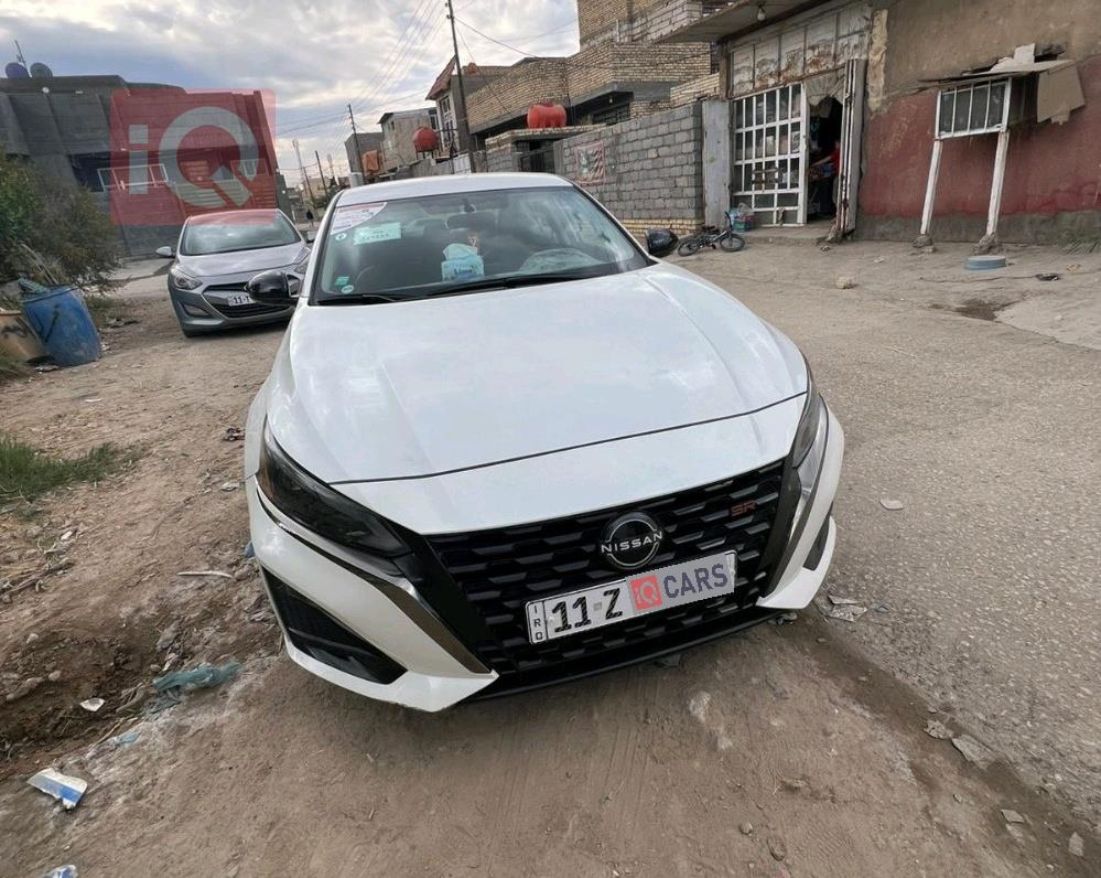 نيسان ألتيما